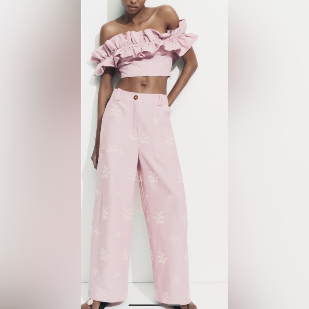 LINEN EMBROIDERED TROUSERS (NWT)
Size XXL
NEW WITH TAG